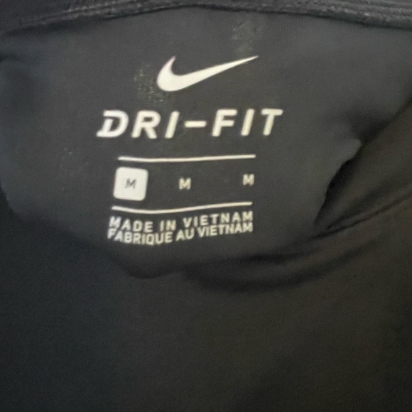 Dri- Fit Nike tee - Picture 5 of 6
